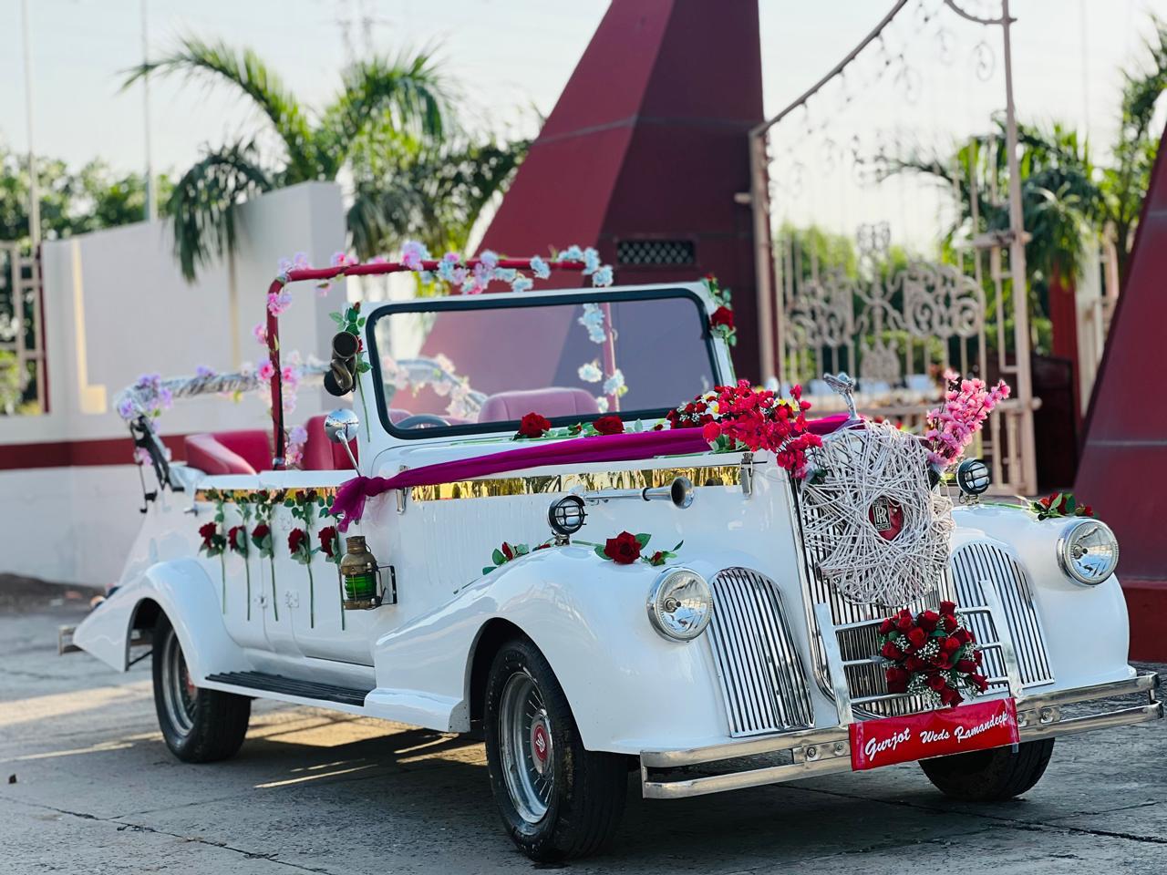 Rolls-Royce Phantom is an iconic ultra-luxury wedding car known for its timeless elegance,prestige and handcrafted design. It offers a royal arrival experience with unmatched comfort and sophistication.